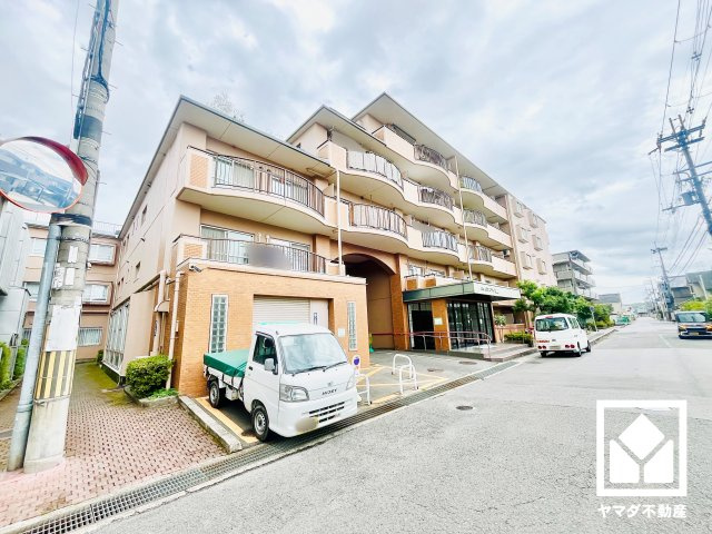 シャルマンコーポ新田辺の外観