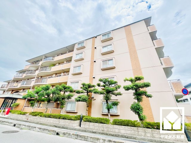 シャルマンコーポ新田辺の外観