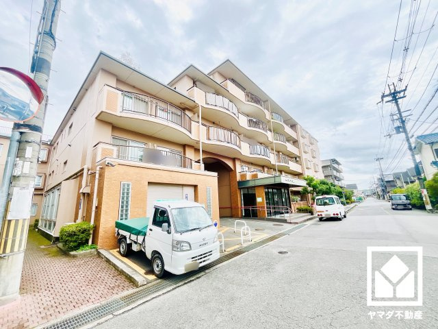 シャルマンコーポ新田辺の外観