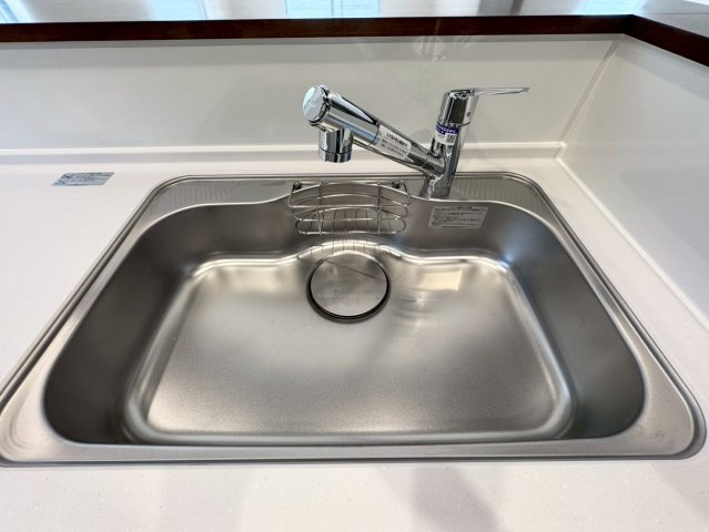 ーFor.Mーフォルムー小倉南区湯川1丁目1期　【小倉南区　新築戸建て】のキッチン|浄水器付きなので料理をぐっと美味しく、体に良いものに♪　【小倉南区　新築戸建て】