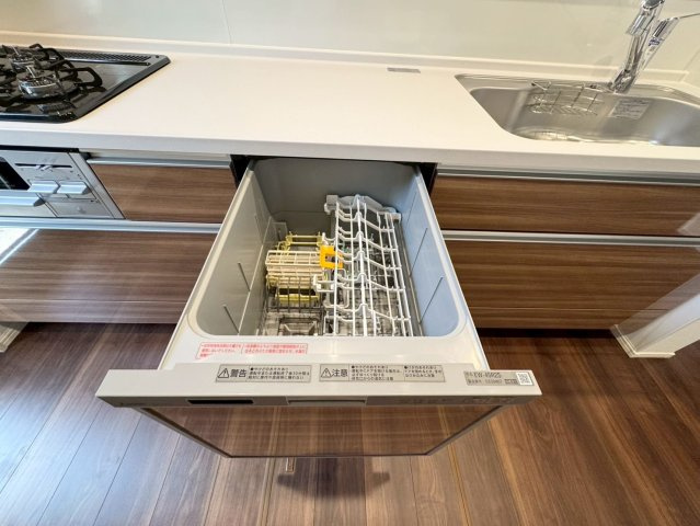 ーFor.Mーフォルムー小倉南区湯川1丁目1期　【小倉南区　新築戸建て】のキッチン|後片付けもラクラクな食器洗乾燥機付　　【小倉南区　新築戸建て】