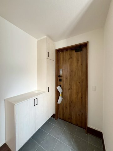 ーFor.Mーフォルムー小倉南区湯川1丁目1期　【小倉南区　新築戸建て】の玄関|いつもきれいを保てる、機能的な玄関。　【小倉南区　新築戸建て】