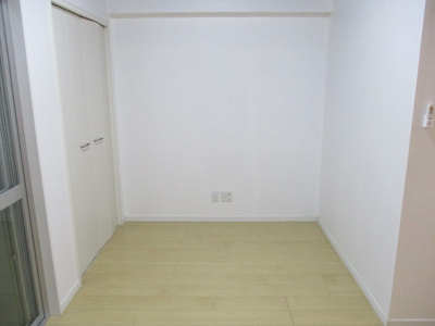 【洋室】 | カーサ　ルミノサ