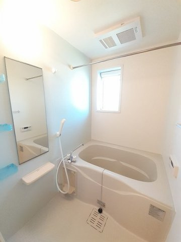 ベルコート桜Ａの浴室|日々の疲れを癒すお風呂付です