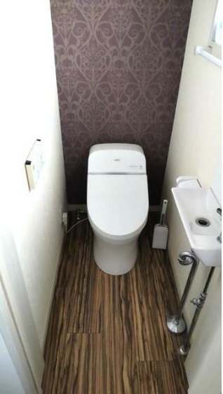 八代市長田町中古戸建のトイレ|落ち着いたトイレです