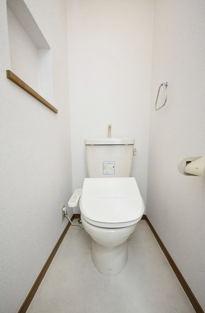 エレガンス鵠沼のトイレ