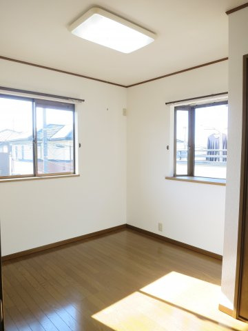 松ケ丘２丁目住宅の洋室|2F　北西側洋室4.75帖