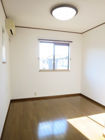 松ケ丘２丁目住宅の洋室|2F　南側洋室4.75帖