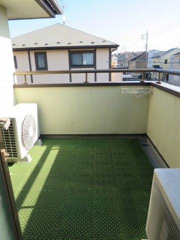 松ケ丘２丁目住宅のバルコニー|広々としたバルコニー