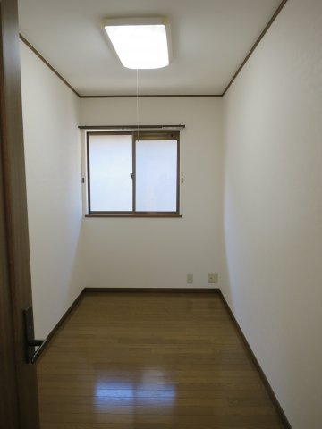 松ケ丘２丁目住宅のその他|サービスルーム　収納として、書斎として、、、自由にお使い頂けます！