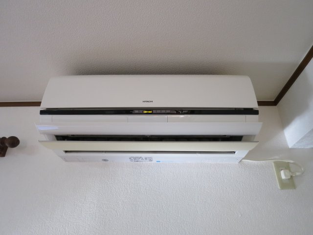 松ケ丘２丁目住宅の設備|1Fリビングエアコン