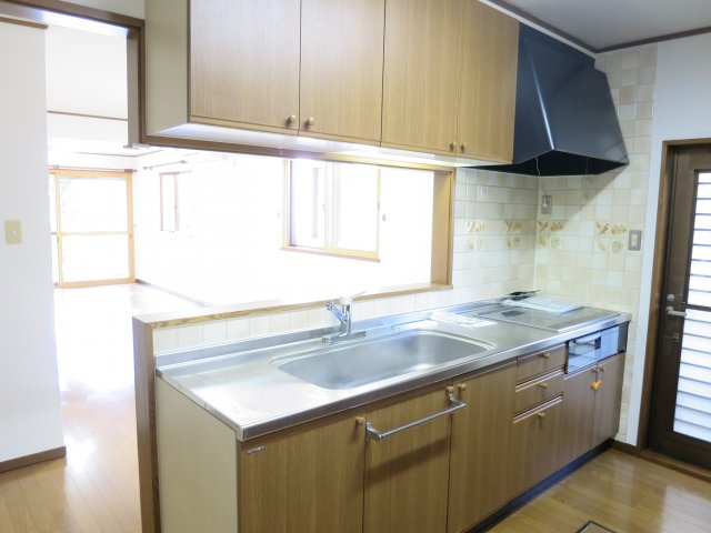 松ケ丘２丁目住宅のキッチン|カウンターキッチン