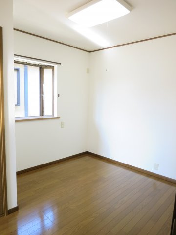 松ケ丘２丁目住宅の洋室|2F　北東側洋室4.75帖