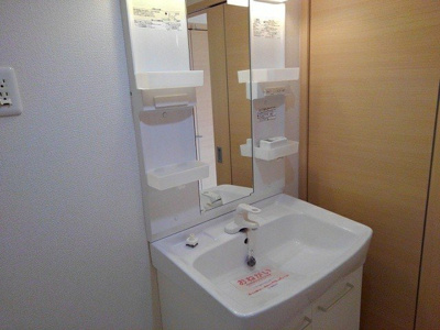 【洗面所】 | コモド　ヴィラ　Ⅰ | コンパクトで使いやすい洗面所