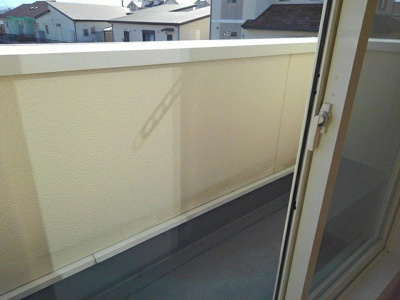 【バルコニー】 | コモド　ヴィラ　Ⅰ | 開放的で明るい空間を演出してくれるバルコニーです