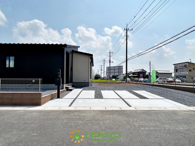 ワイウッドコート羽生市砂山第1期　新築一戸建て　11の駐車場|2025/9/1 撮影