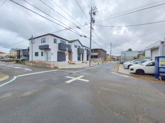 【前面道路含む現地写真】