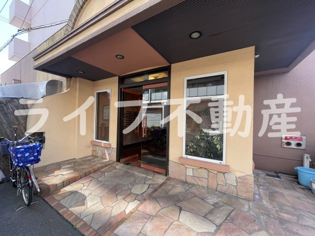 ミドービルのエントランス|建物の内部です