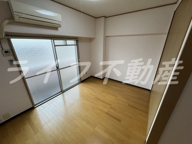 ミドービルの内装|明るい室内です