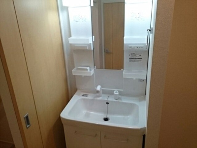 【洗面所】 | つきの詩Ⅱ | スペースが確保できる洗面所です