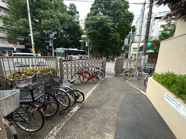 府中マンションの駐輪場|仮駐輪場