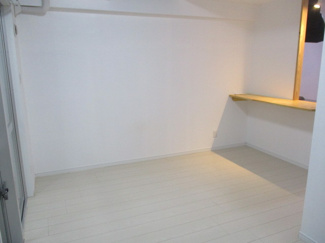 【洋室】 | カーサ　ルミノサ