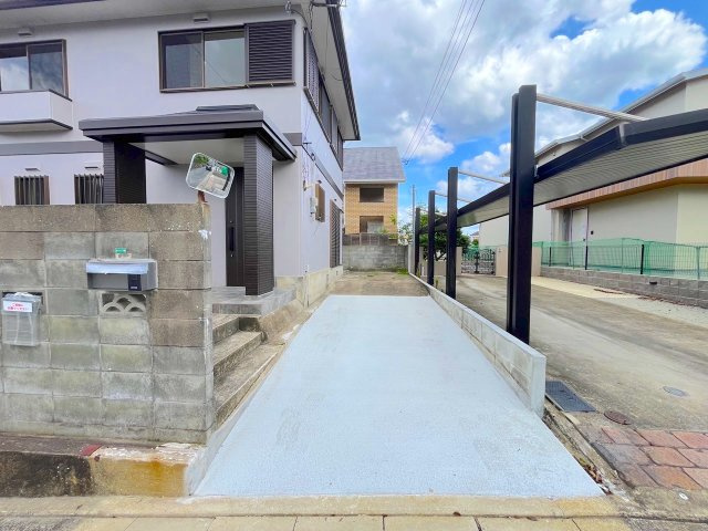 鶴田２丁目戸建の駐車場