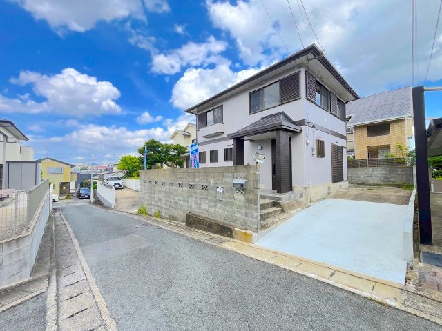 鶴田２丁目戸建の前面道路含む現地写真