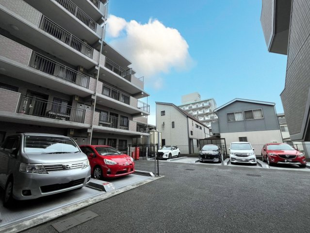 エクセレント北松戸の駐車場