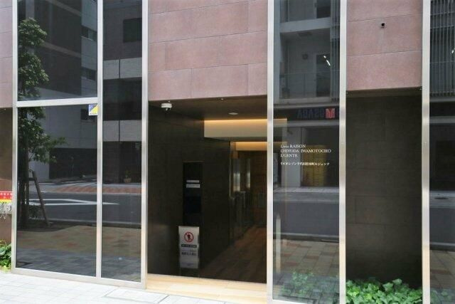 リビオレゾン千代田岩本町ルジェンテのエントランス