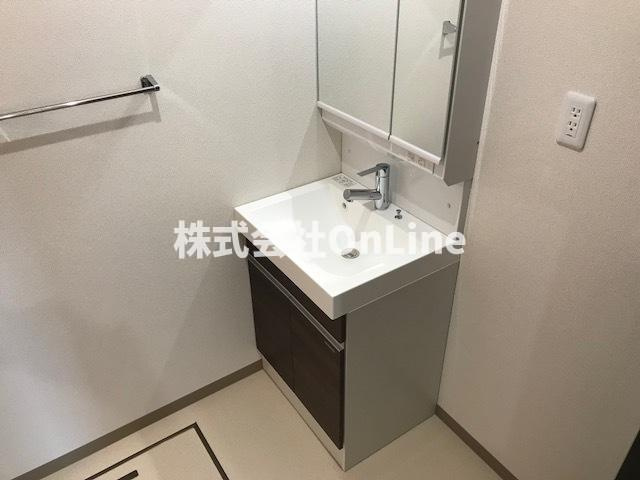 クロワール 別宮の独立洗面台