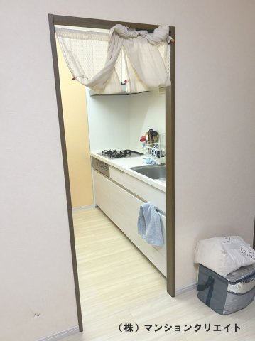 福井ダイカンプラザのキッチン|LDK約14.5帖から見たキッチン