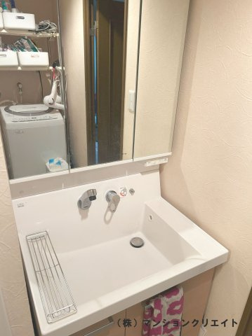 福井ダイカンプラザの独立洗面台