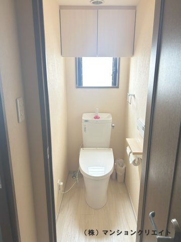 福井ダイカンプラザのトイレ|窓があるので明るく換気もできます