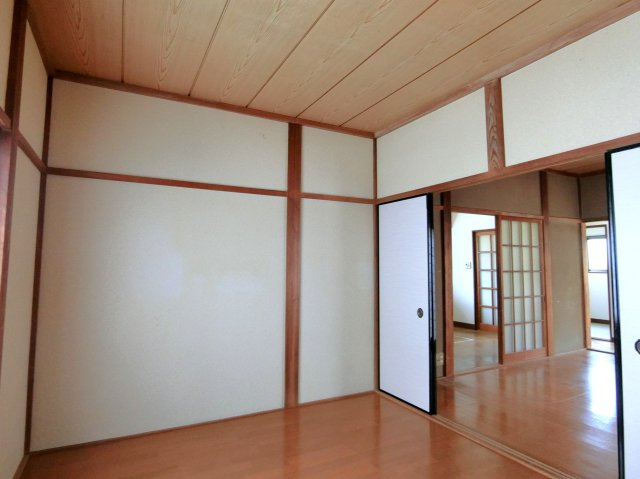 関内貸家７号棟の洋室