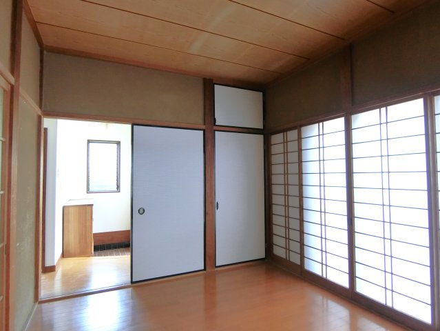 関内貸家７号棟の居間・リビング