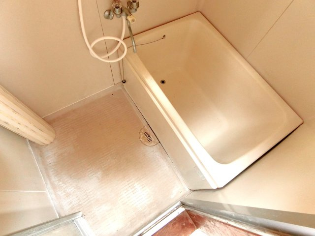 関内貸家７号棟の浴室