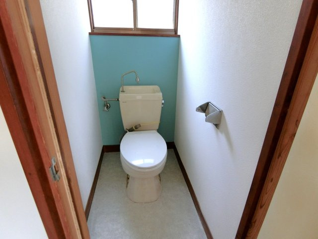 関内貸家７号棟のトイレ