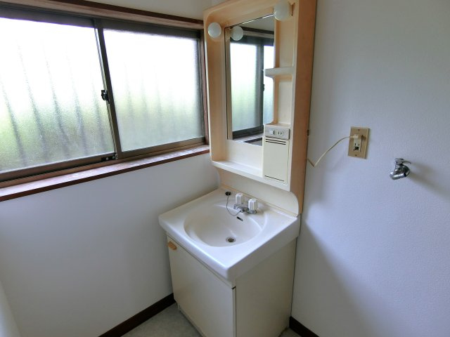 関内貸家７号棟の独立洗面台