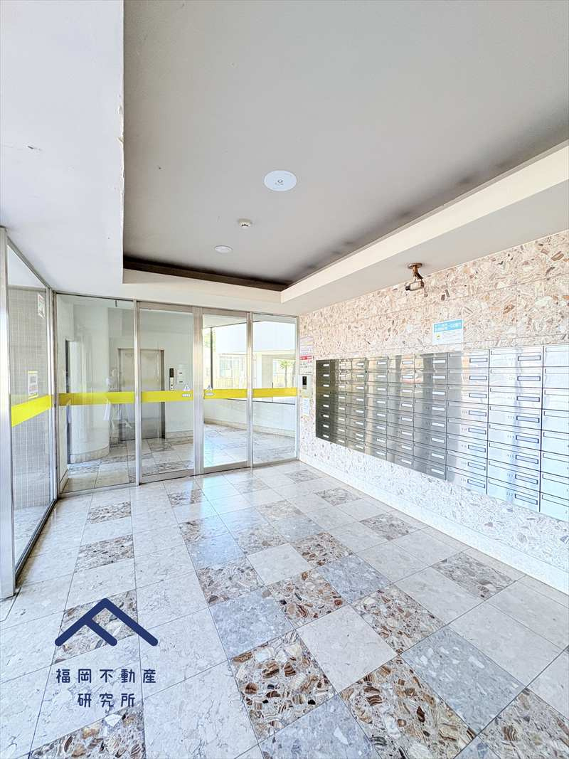 ロワールマンションアール板付弐番館の駐車場