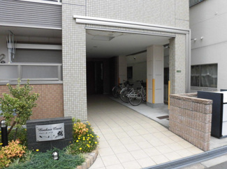 【エントランス】 | 外観とマッチしたエントランスです