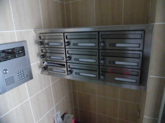 【その他共用部分】 | 建物内にある集合郵便受けです