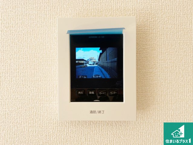 現地説明会開催　木津川市加茂町里廻り道　新築一戸建ての防犯設備|カラーモニターインターホン！声だけでなく来訪者の姿や顔がモニターで確認できるので、小さなお子様がいらっしゃるご家庭でも安心できます！