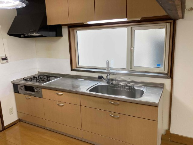 伊達市西浜町107-88戸建のキッチン