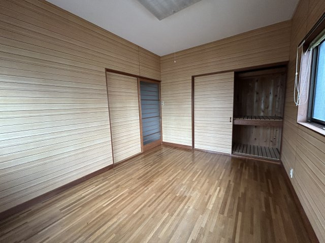 中央台飯野三丁目　6LDK　中古住宅の洋室|洋室です