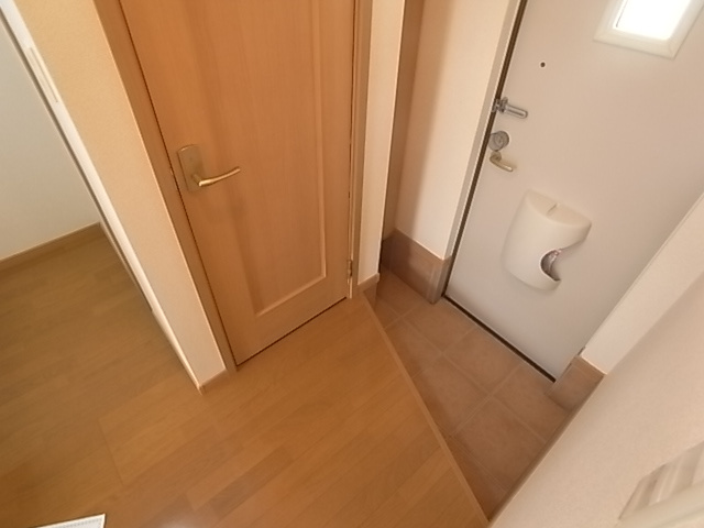 神戸市北区鈴蘭台北町６丁目のアパートの玄関|シューズボックス付き