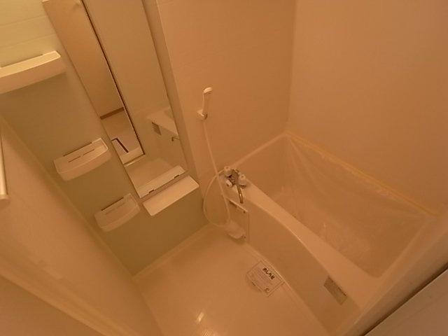 神戸市北区鈴蘭台北町６丁目のアパートの浴室