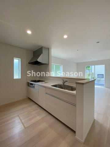 【キッチン】 | 床下収納は防災用具などをしまうのに便利ですよ◎