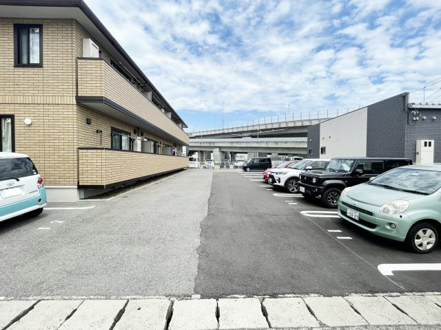 イーグレットの駐車場
