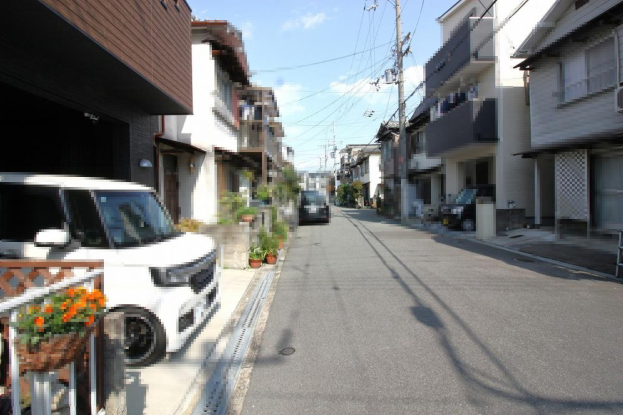 大成町　中古一戸建ての前面道路含む現地写真|■物件内覧・資金計画相談・住宅ローン相談、リフォーム相談、お問合せ受付中■
※当日・翌日のご内覧、ご相談はお電話でのお問合せがスムーズです！